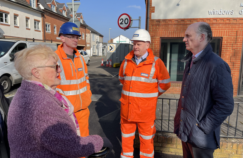 Leo and Cllr Diane Bedford speaking with contractors 