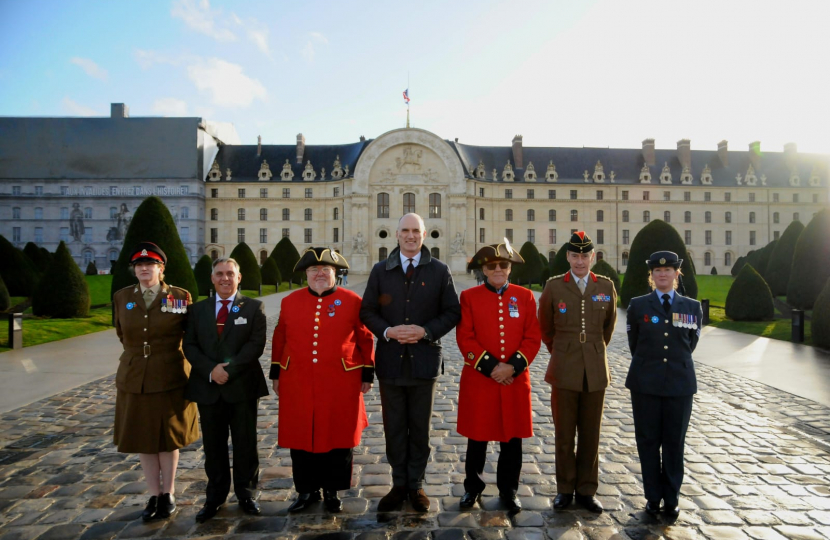 Leo with the Royal Hospital Chelsea pensioners at Les Invalides, Paris.