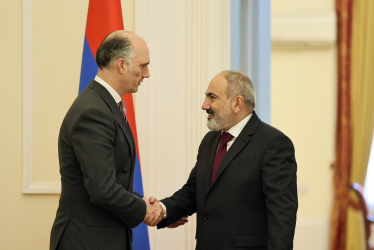Leo with Armenian Prime Minister Nikol Pashinyan 