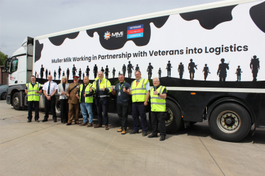Leo Docherty visits the charity Veterans into Logistics - 01.06.2022.jpg